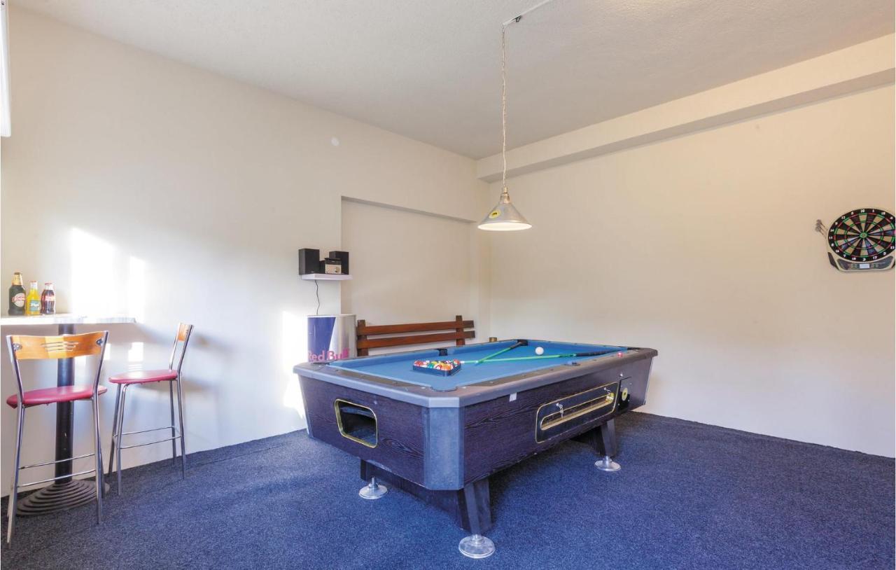 Lovely Apartment In Kastel Stafilic With Jacuzzi Kaštela Екстериор снимка