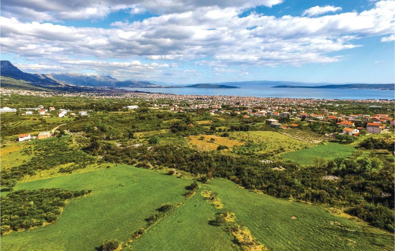 Lovely Apartment In Kastel Stafilic With Jacuzzi Kaštela Екстериор снимка