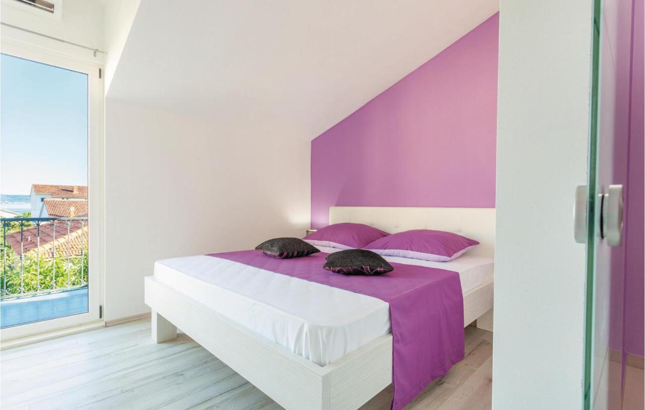 Lovely Apartment In Kastel Stafilic With Jacuzzi Kaštela Екстериор снимка